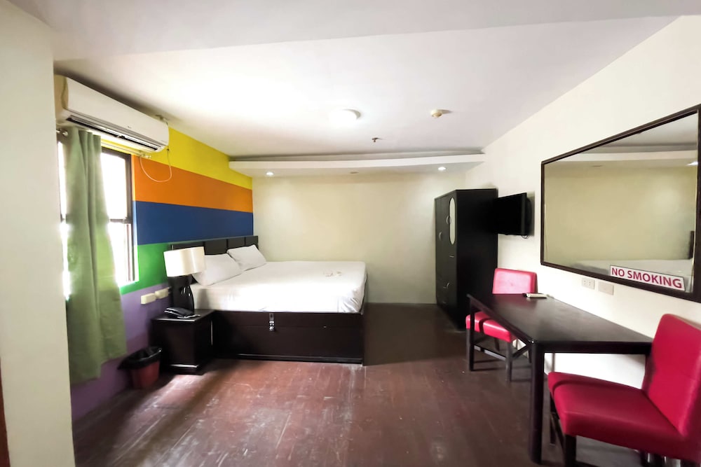 Fave Hotel Angeles City 25/37