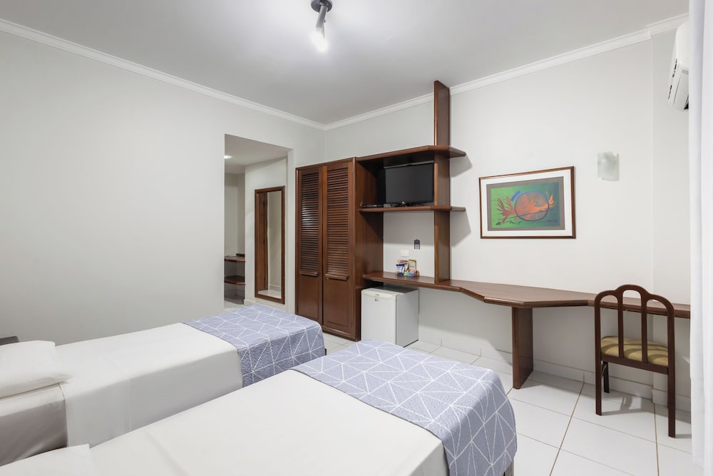 BRISTOL EXCELER PLAZA HOTEL 22/67