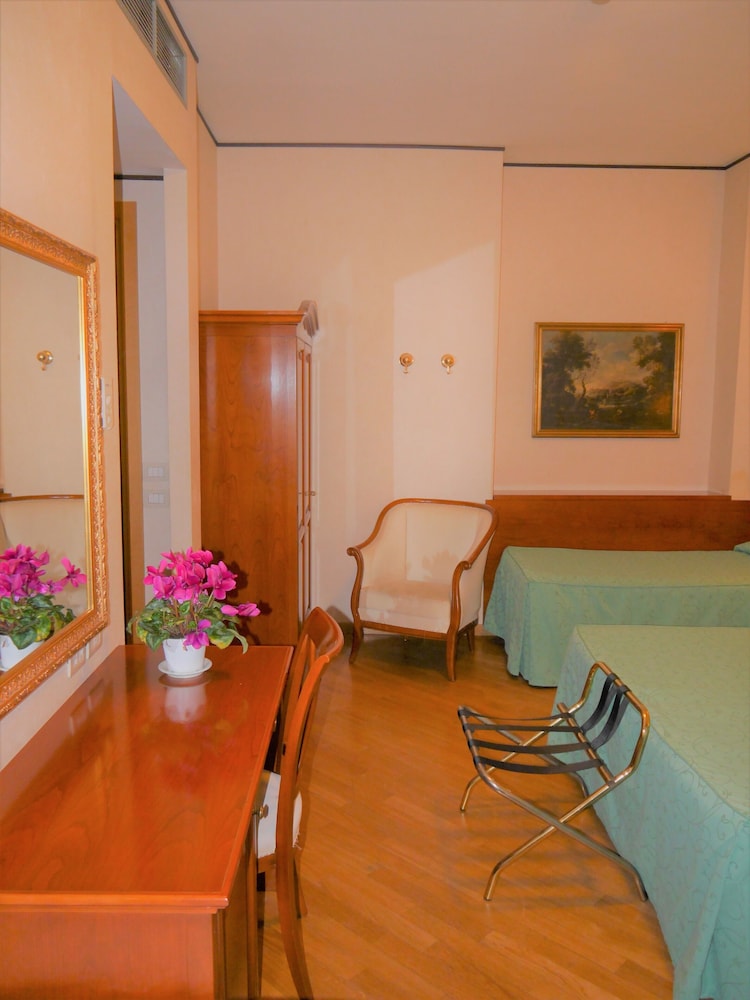 Hotel San Pietro 35/50