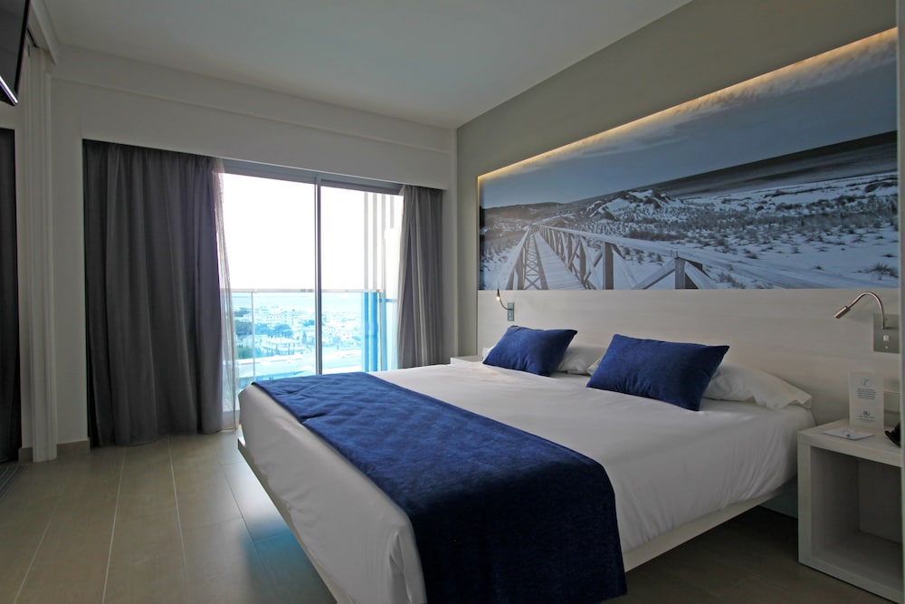 BG Tonga Tower Design Hotel and Suites 10/64