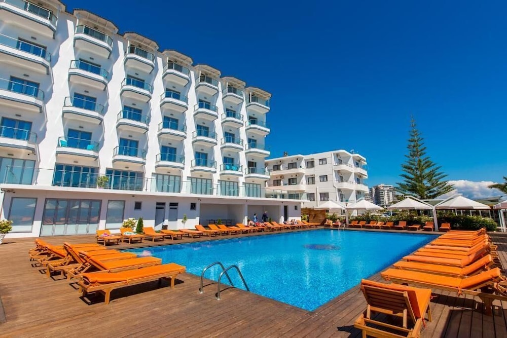 Hotel Saranda Palace 4/70