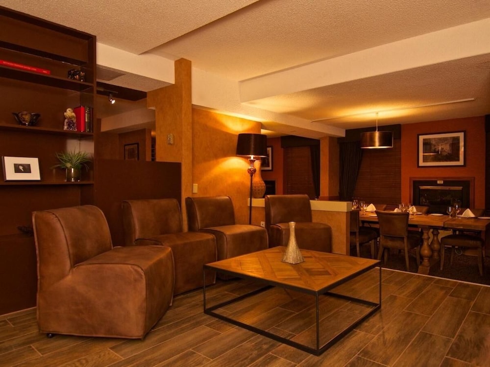 Mountain Side Hotel Whistler By Executive 41/63