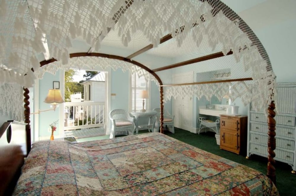 Amsterdams Curry Mansion Inn 8/72