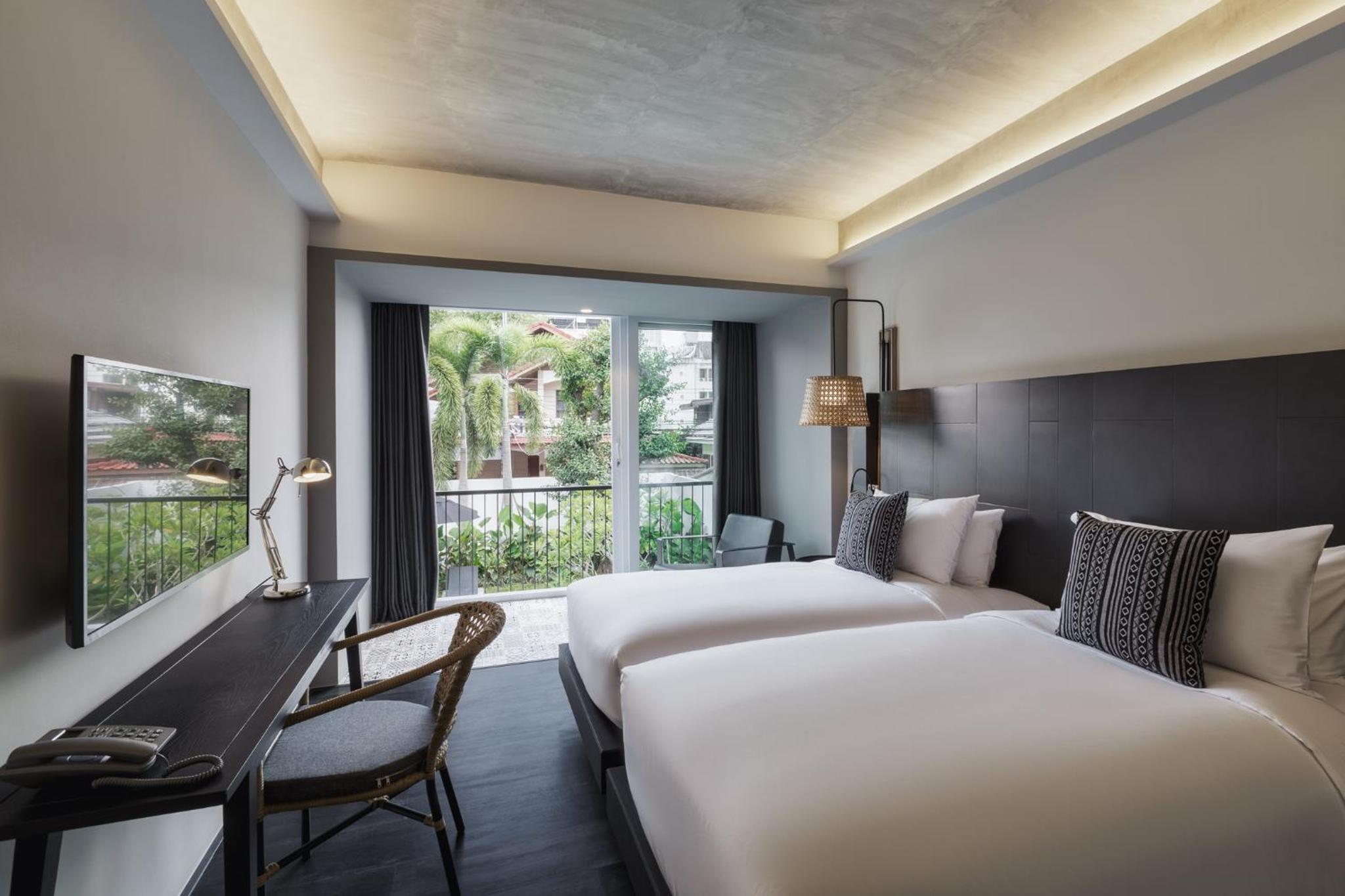 Standard, Twin Beds