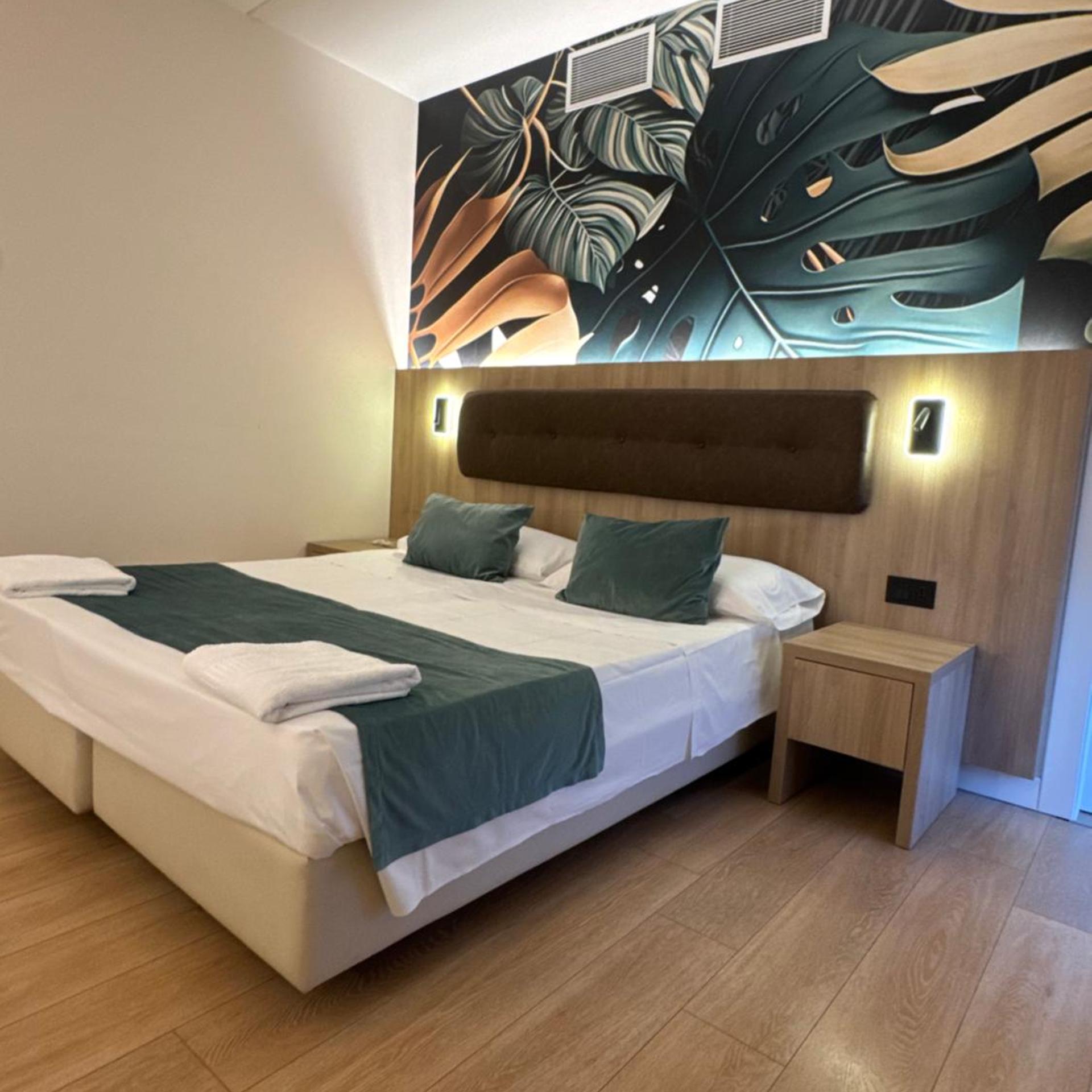 Hotel Eros 12/50