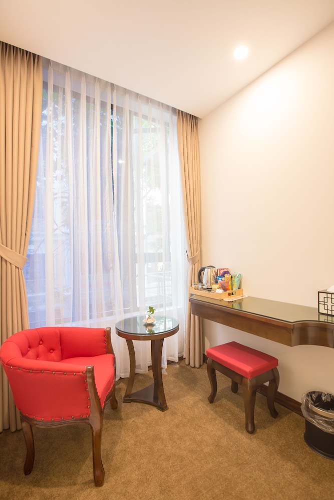 Dinh Ami Hanoi Hotel 57/63