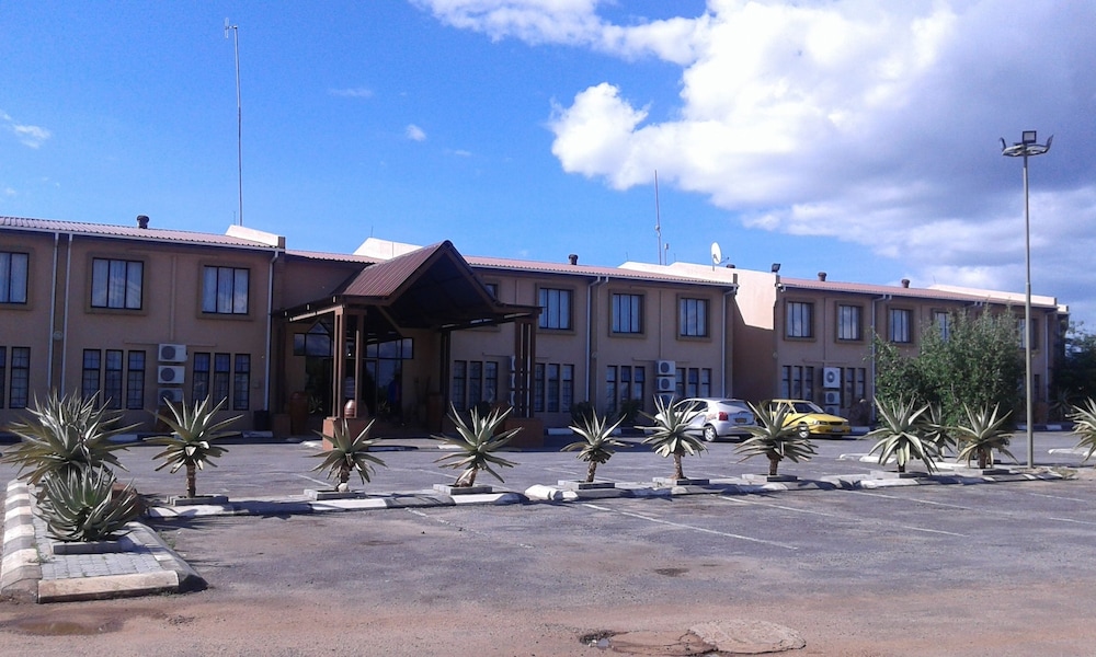 Adansonia Hotel 33/34