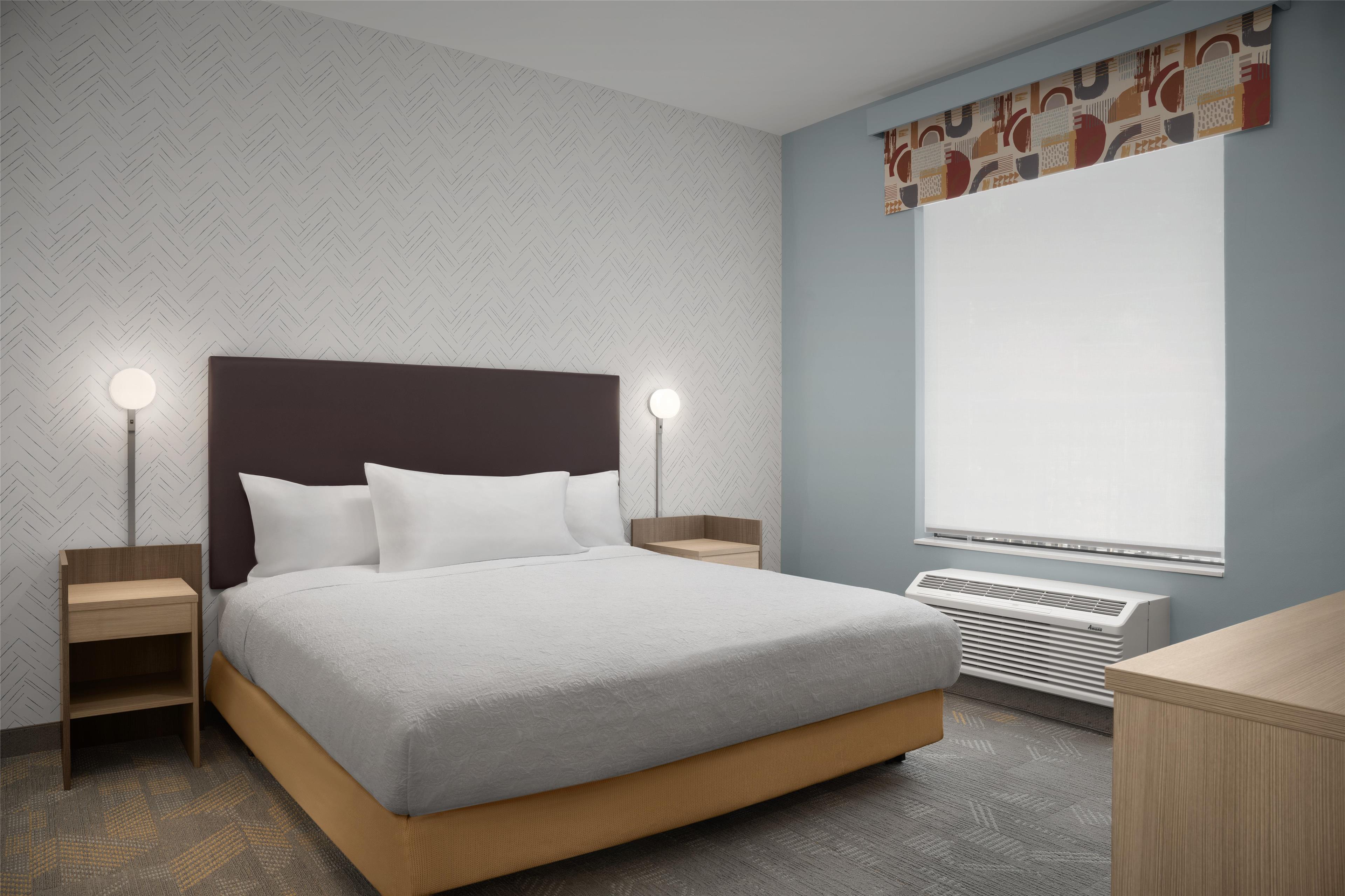 1 BEDROOM, SUITE, KING BED, ACCESSIBLE