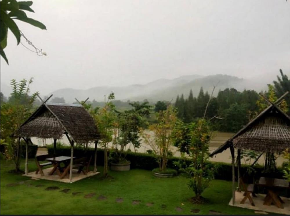 Lumphachi Lakehill Resort 8/36