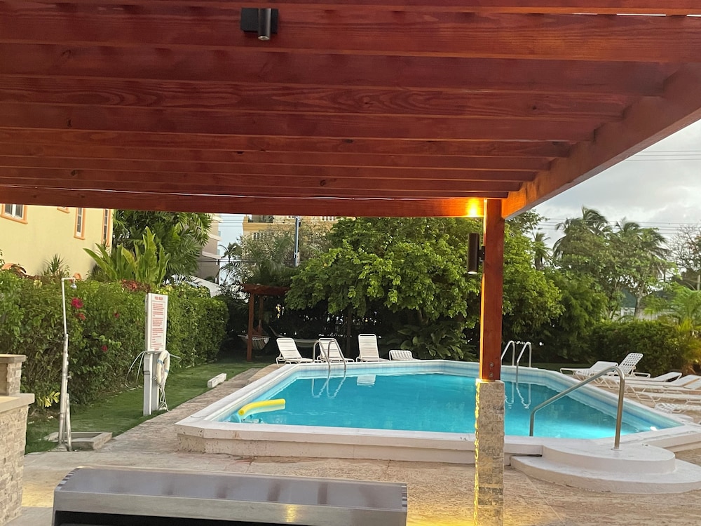 Monteray Apartment Hotel 26/48