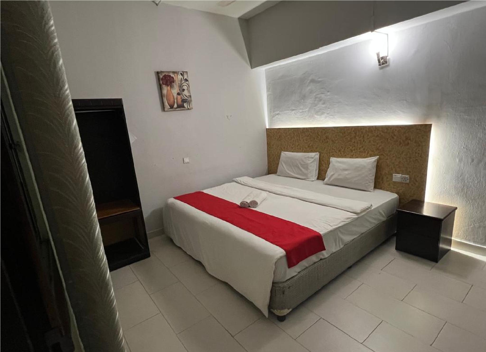 Deluxe, Queen Bed