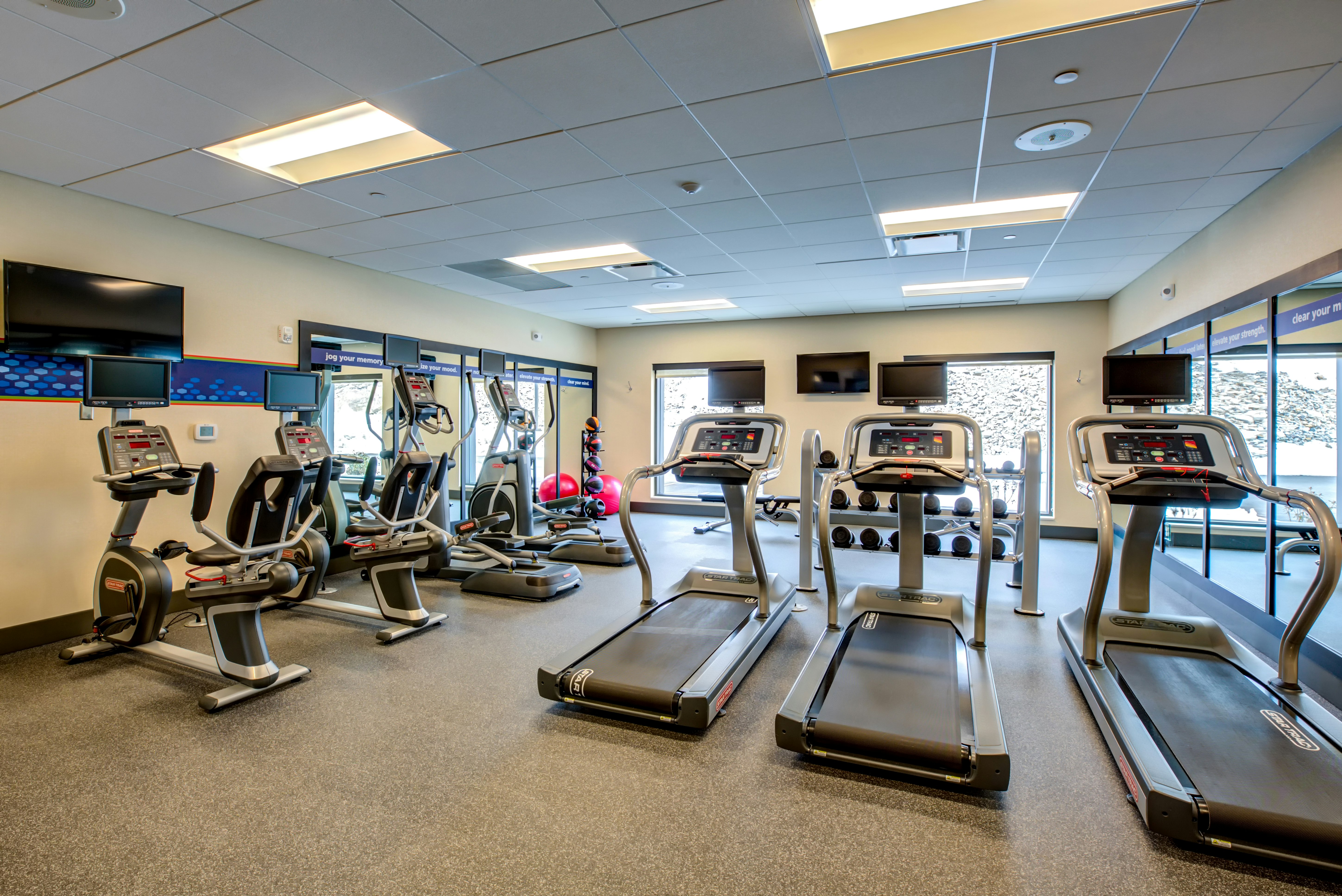 Hampton Inn & Suites Boston/Waltham 9/28