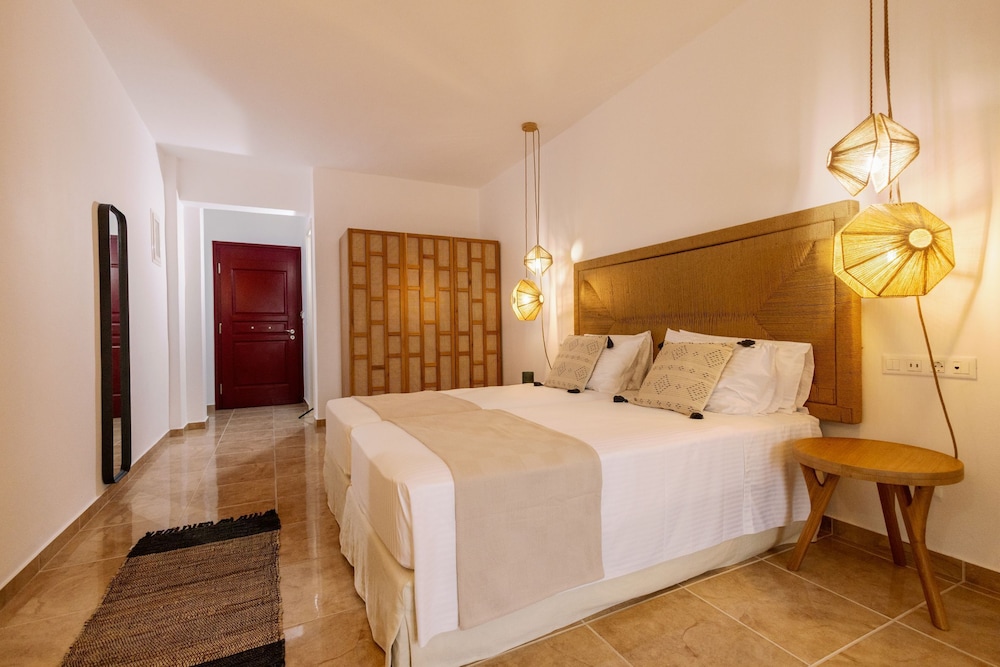 CLASSIC, DOUBLE BED, SEA VIEW