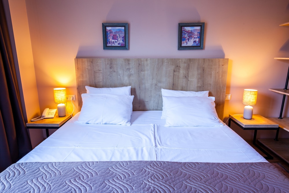 Hotel N16 15/48