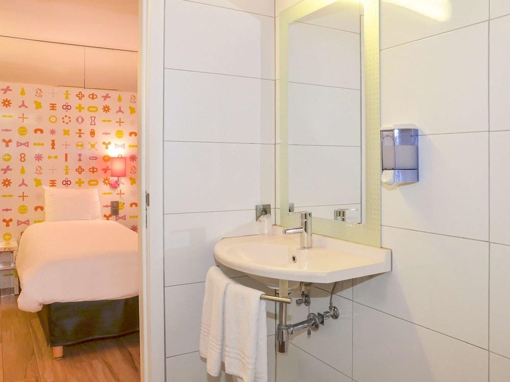 Ibis Styles La Louviere 32/73