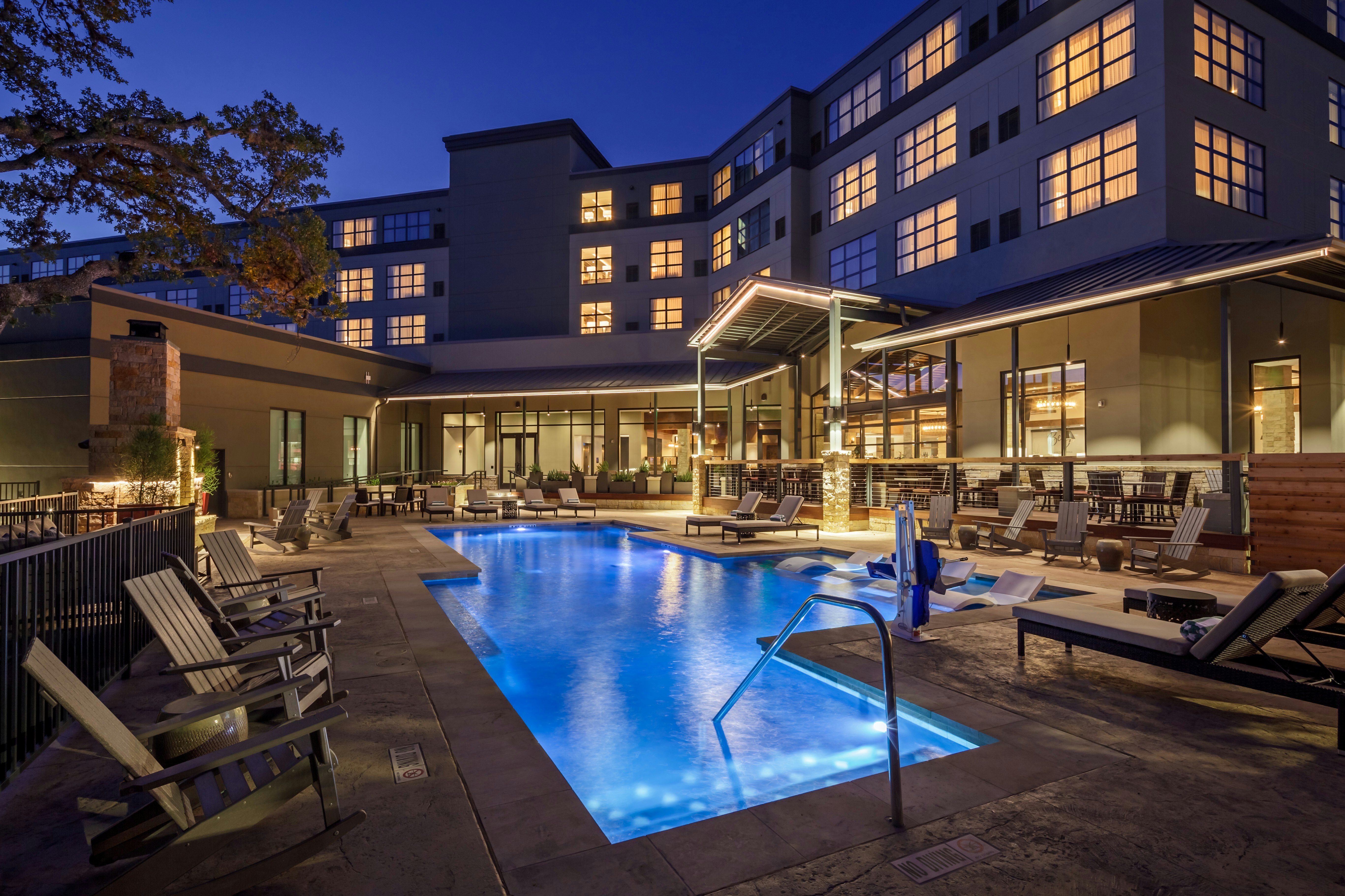 The Bevy Hotel Boerne A Doubletree By Hilton 44/46