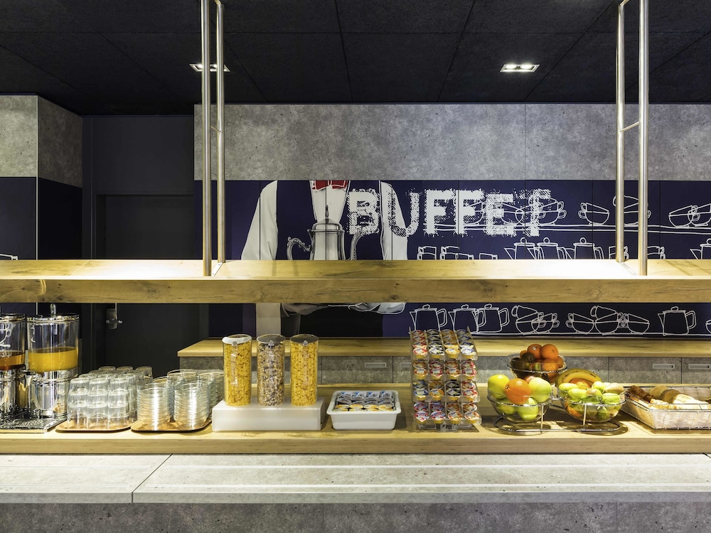 Ibis Budget Zurich Airport 53/69