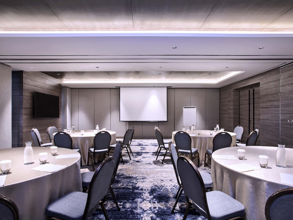 Mercure Tangerang Bsd City 59/67