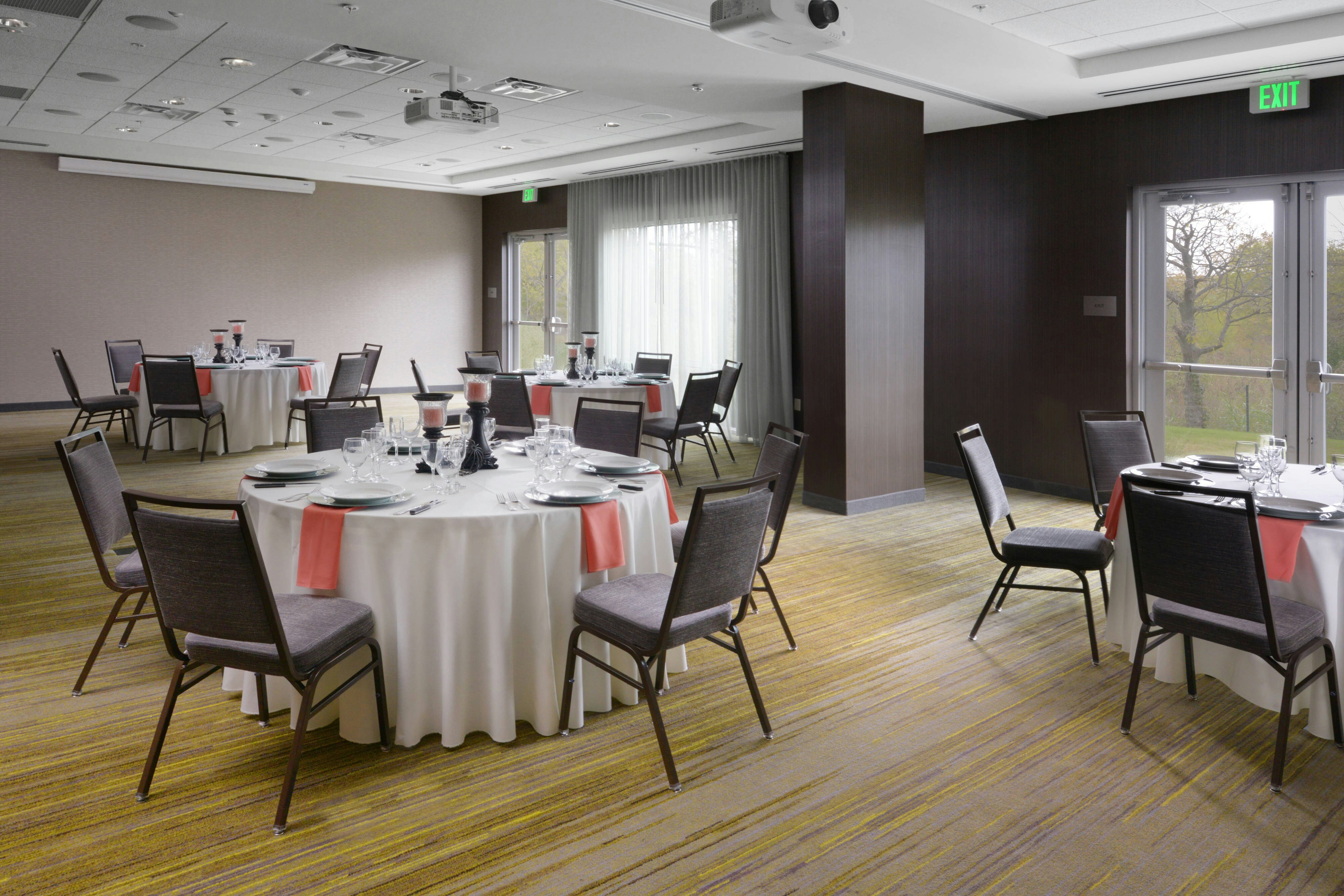 Courtyard by Marriott Dallas Plano/The Colony 17/20