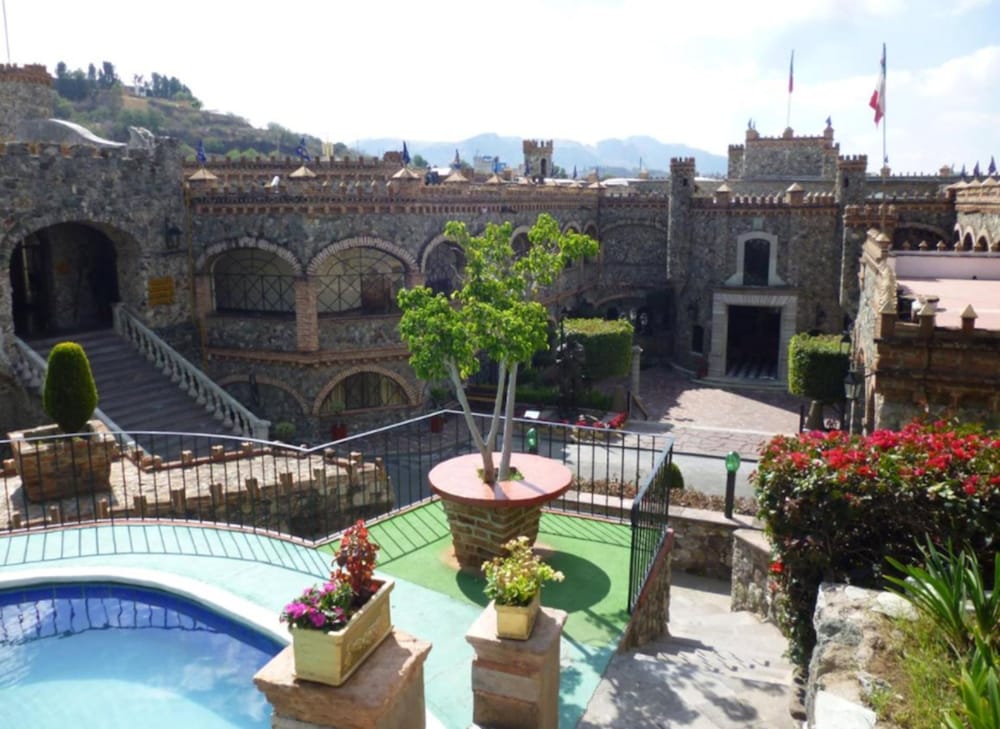 Hotel Castillo Santa Cecilia 1/70