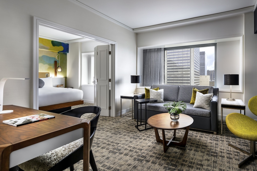 Fairmont The Queen Elizabeth 40/71