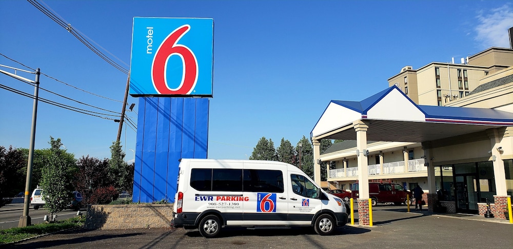 Motel6 Elizabeth, NJ - Newark Liberty Intl Airport 39/45