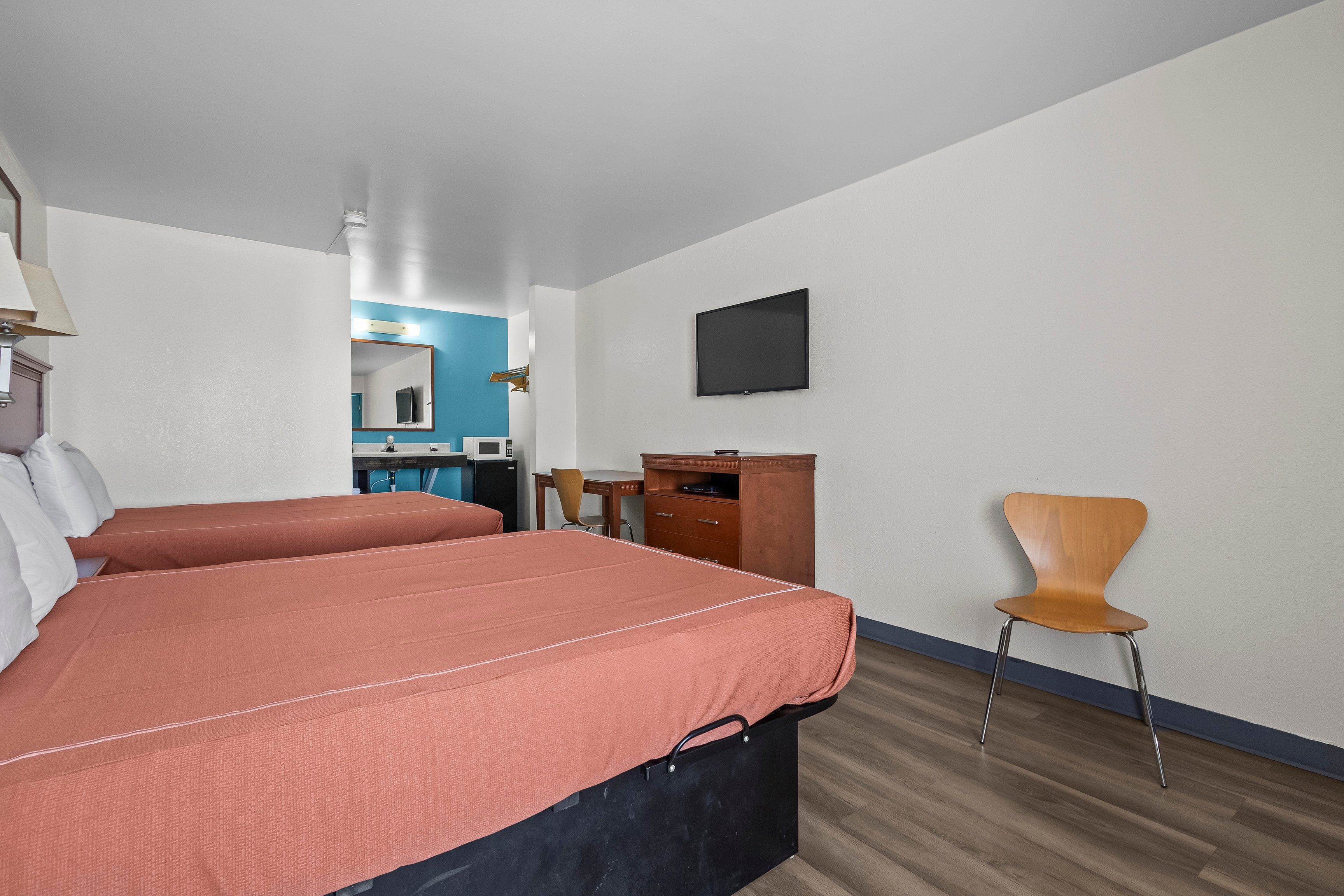 Economy Inn and Suites 9/68