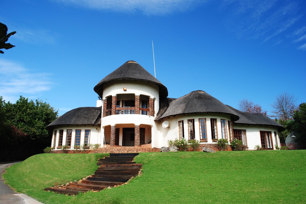 Maclear Manor 24/31