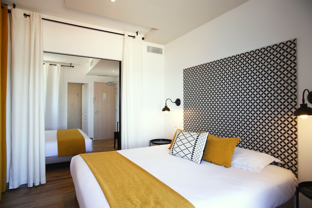Panoramic, Quadruple, Queen and Twin Beds, Sea View, Balcony