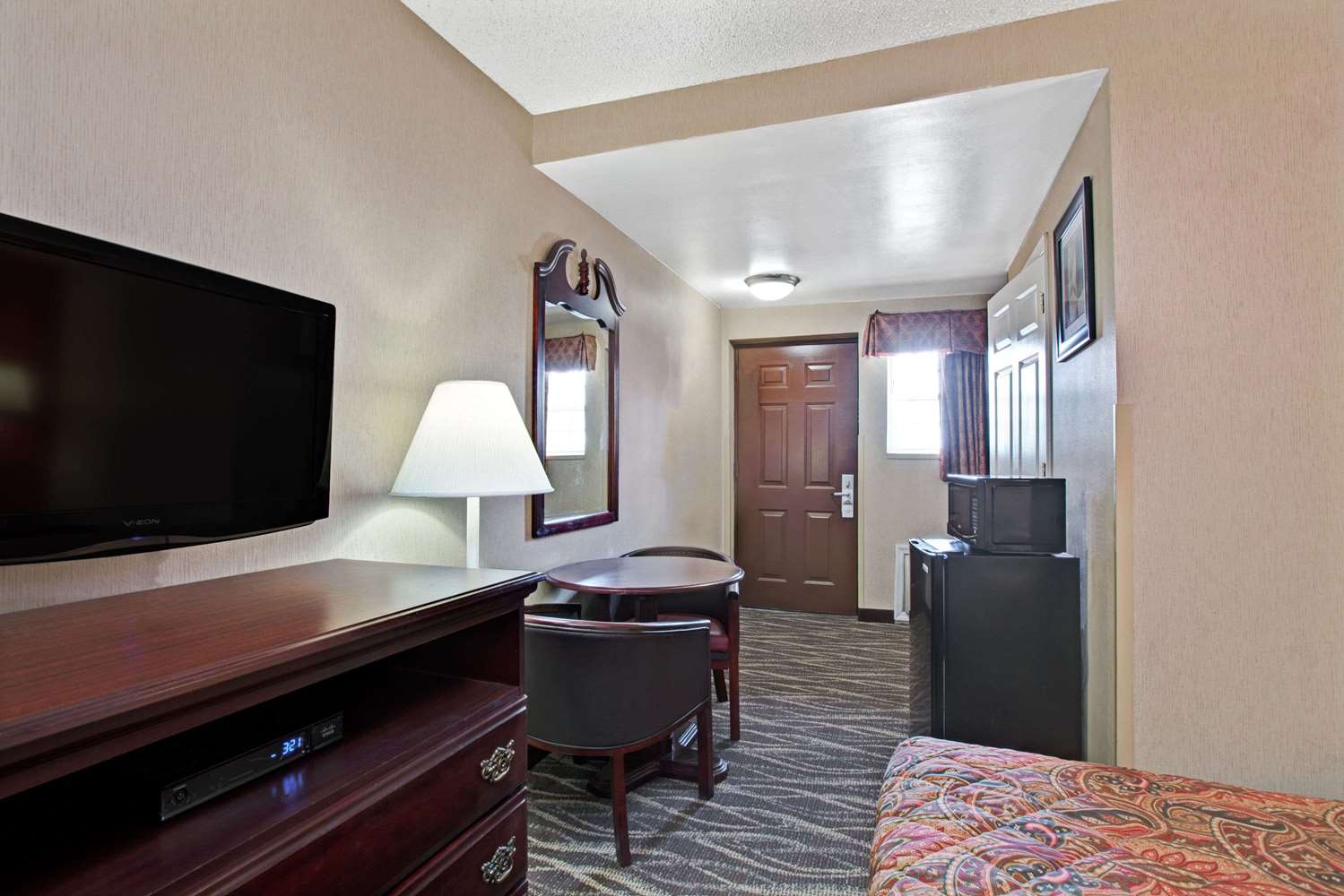 Days Inn by Wyndham Ridgefield NJ 4/8