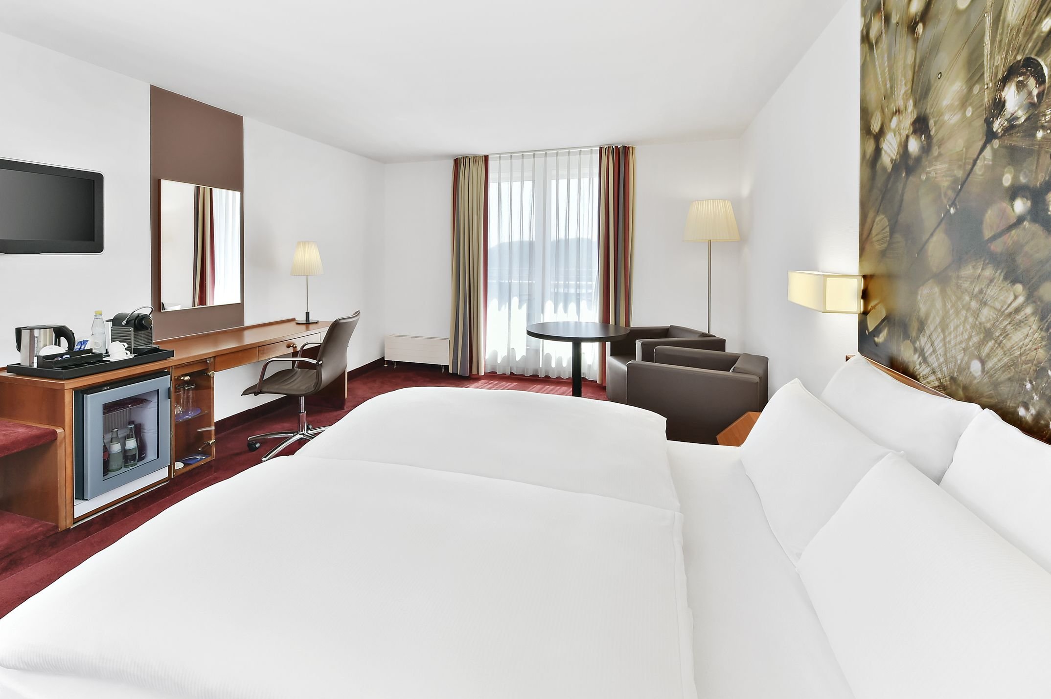 Standard, Queen Bed