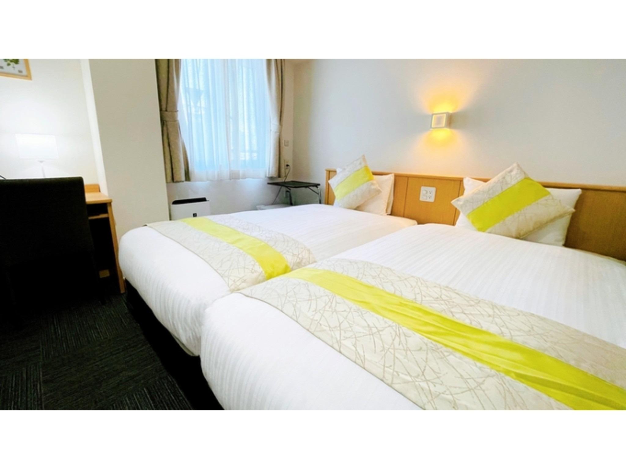 Hollywood, Twin Beds