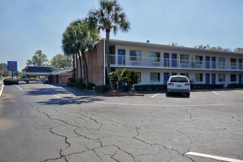 Motel6 Tallahassee, FL - Downtown 43/59
