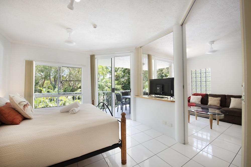 Golden Sands Beachfront Resort 36/70