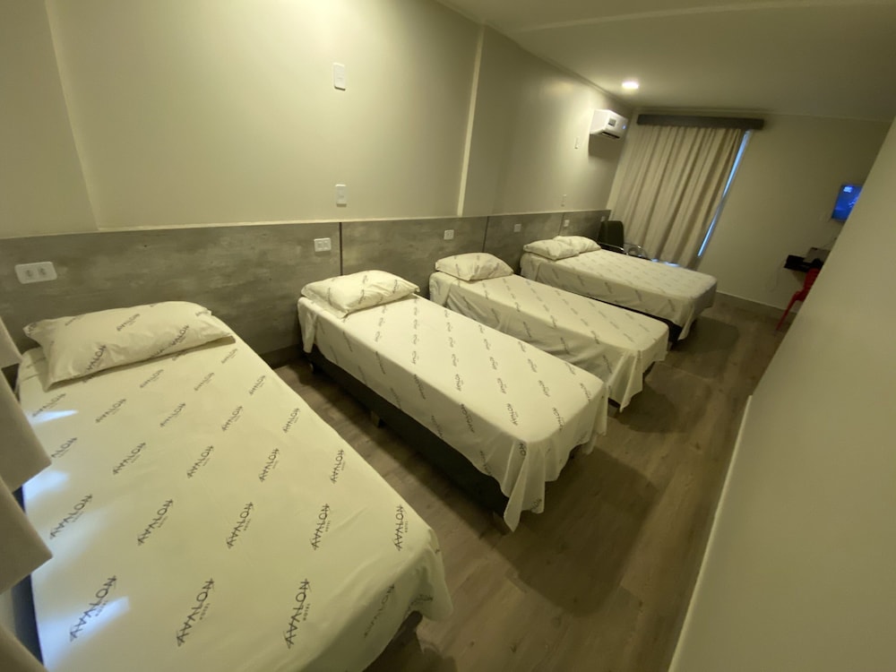 Avalon Hotel 34/49