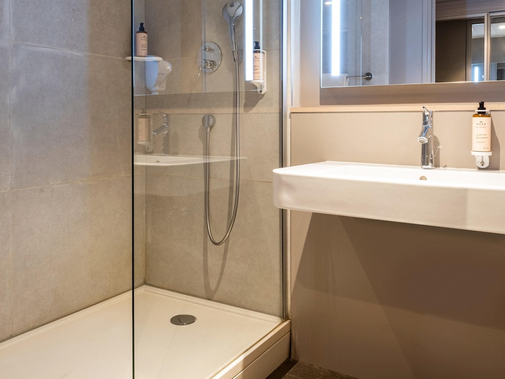 Mercure Grenoble Meylan 44/46