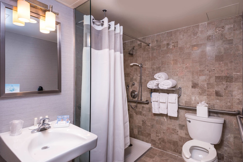 Fairfield Inn and Suites New York Manhattan Times Square 17/25