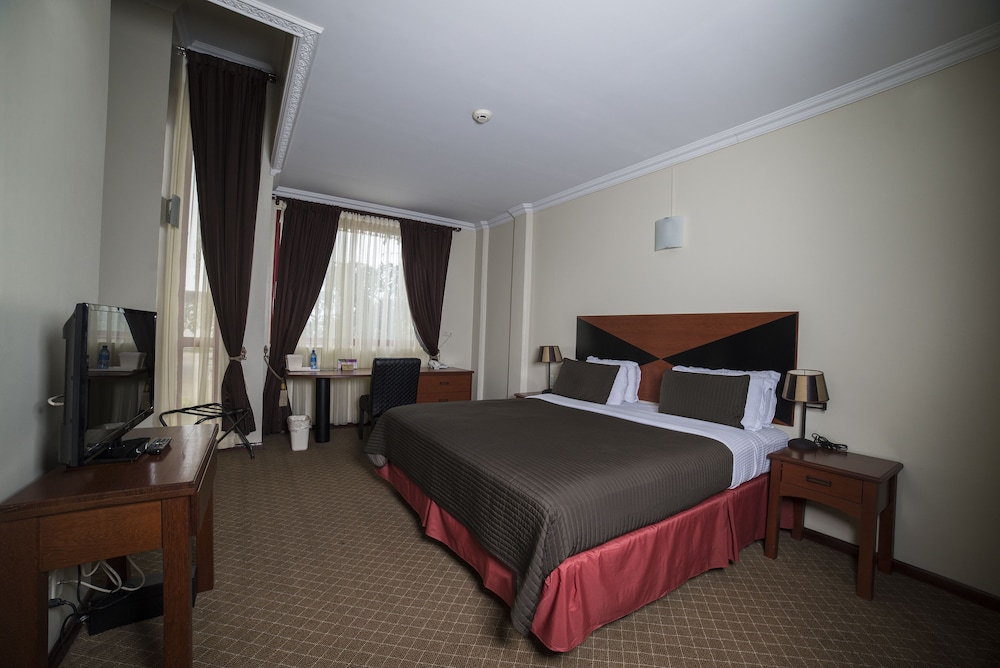 Elegance Hotel & Casino 17/50