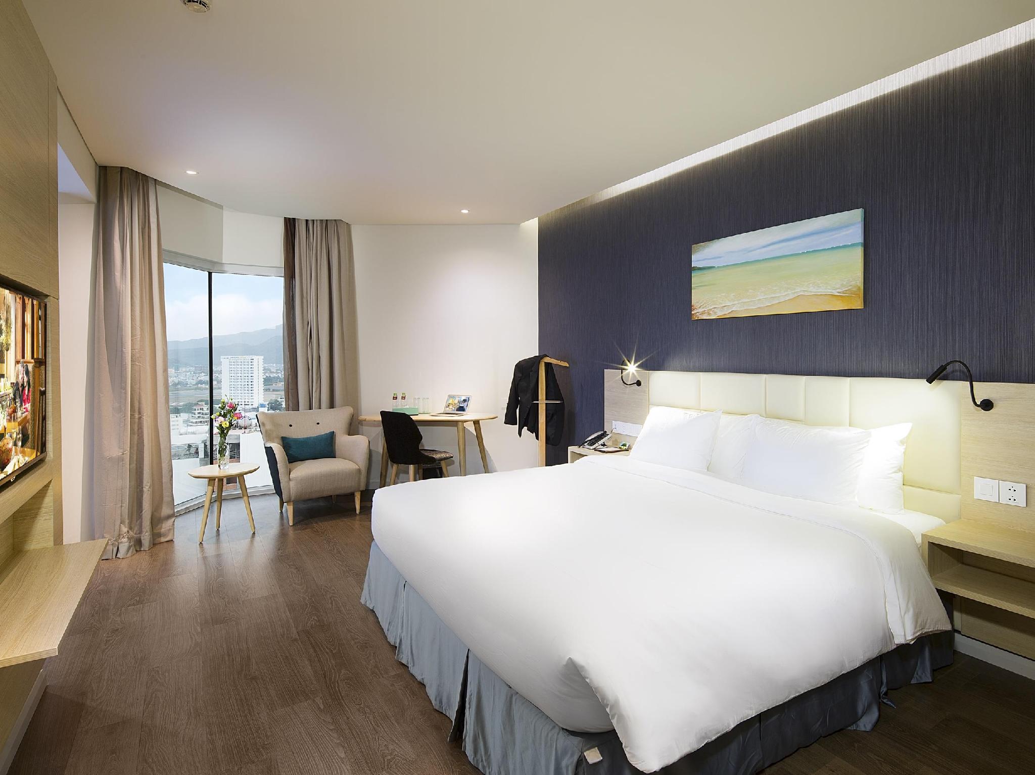 Suite, King Bed