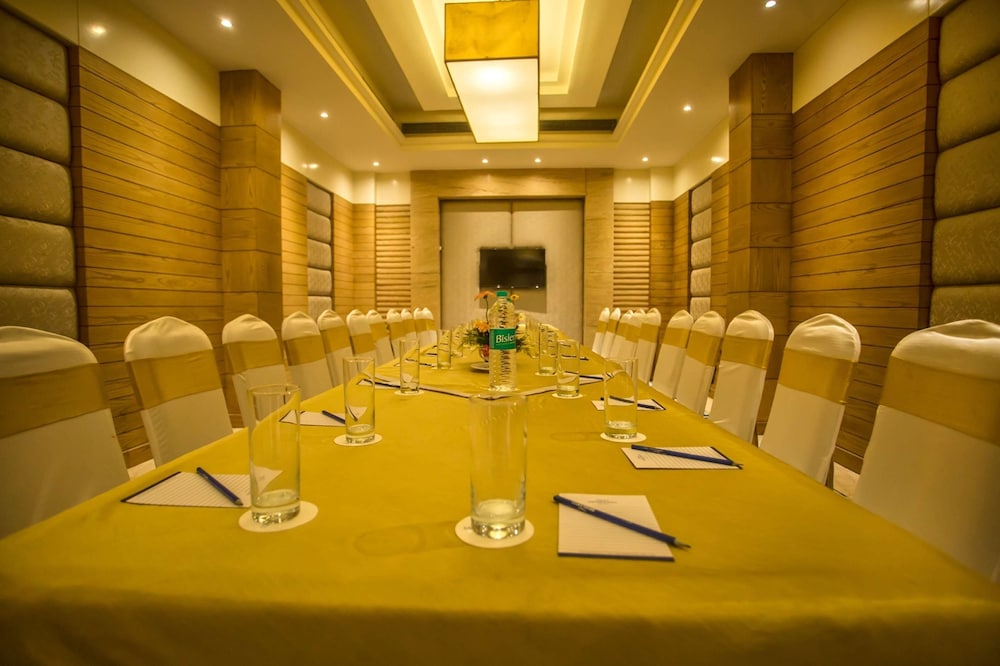 Sarovar Portico 47/50