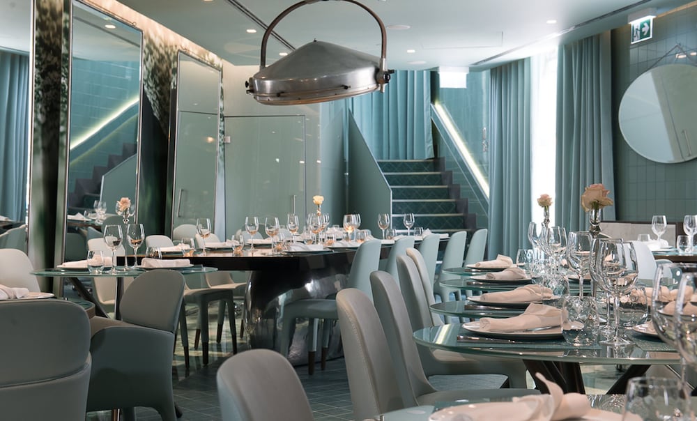 restaurant cafeteria