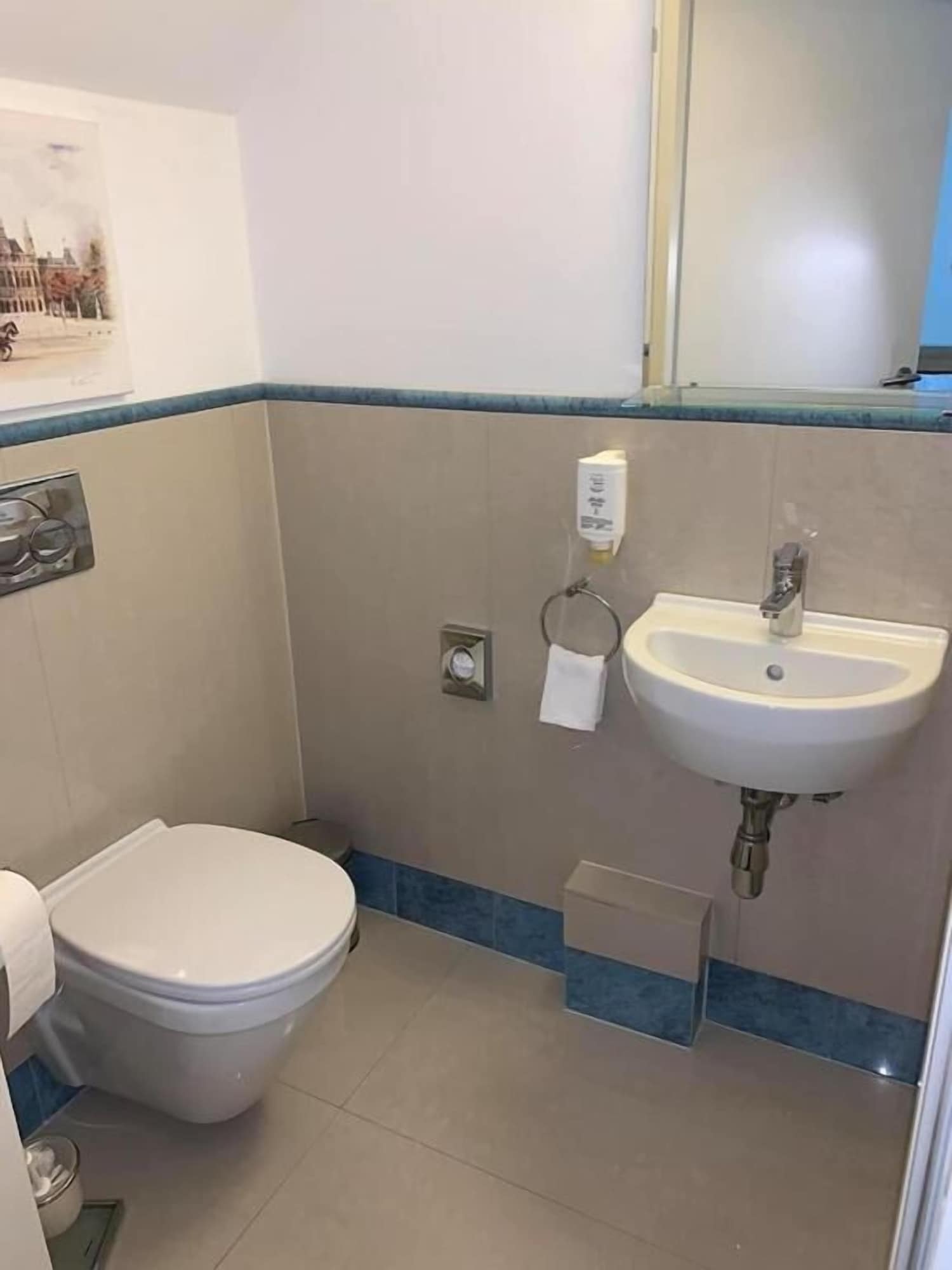 ROOM, TRIPLE