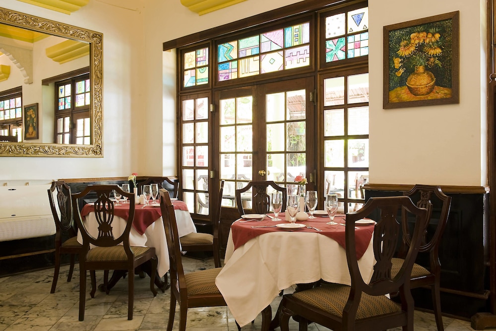 Protea Hotel by Marriott Dar es Salaam Courtyard 34/49