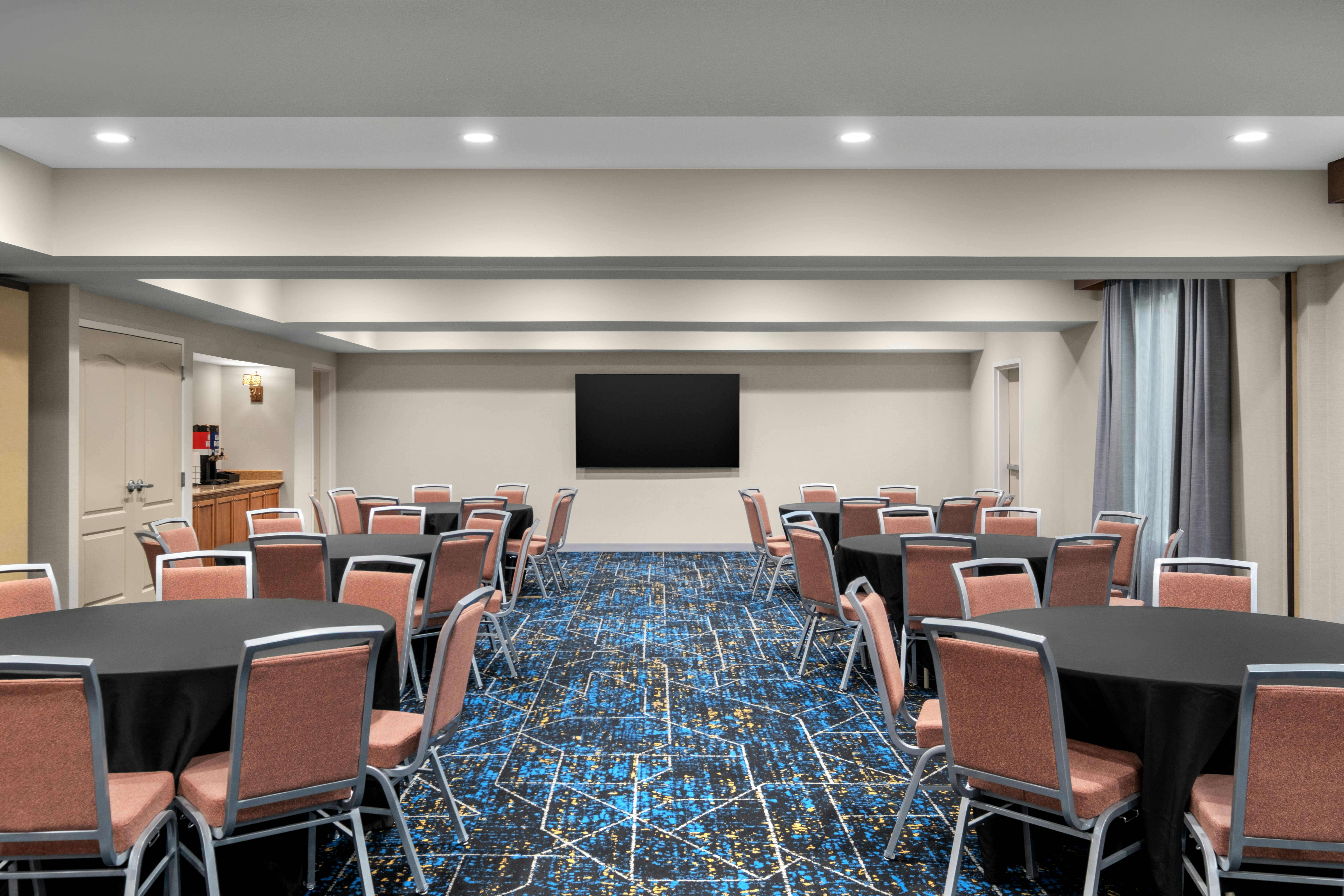 Hampton Inn & Suites Fresno, CA 36/45