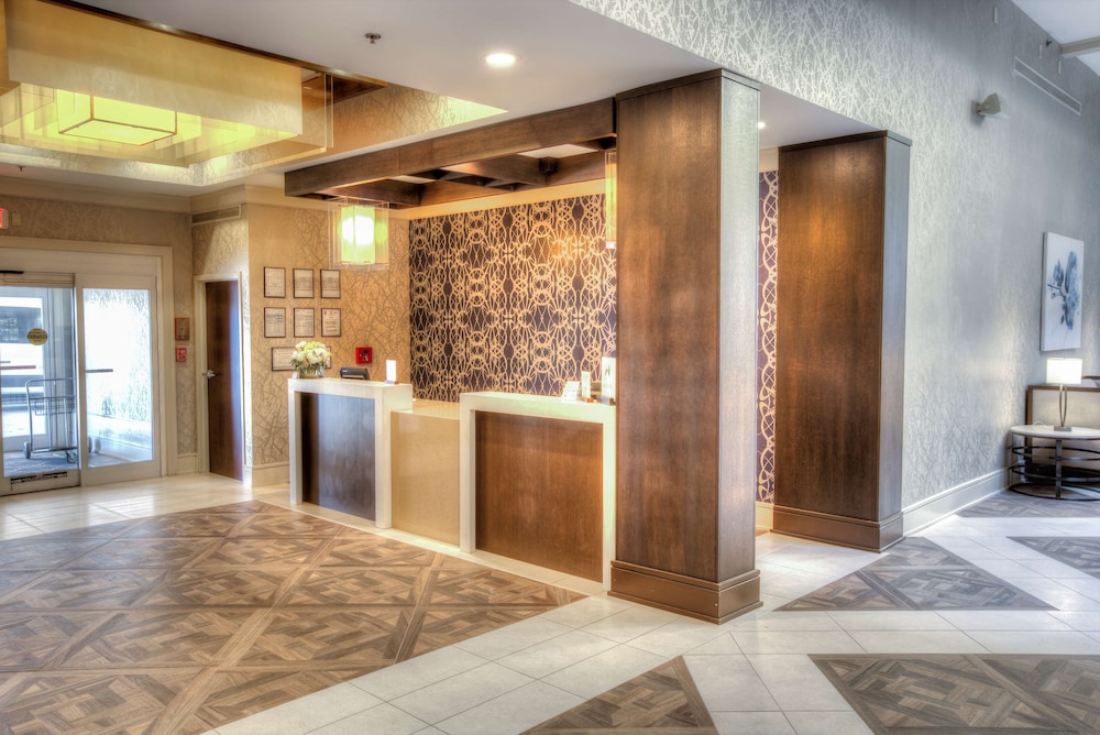 Doubletree Suites by Hilton at The Battery Atlanta 14/81
