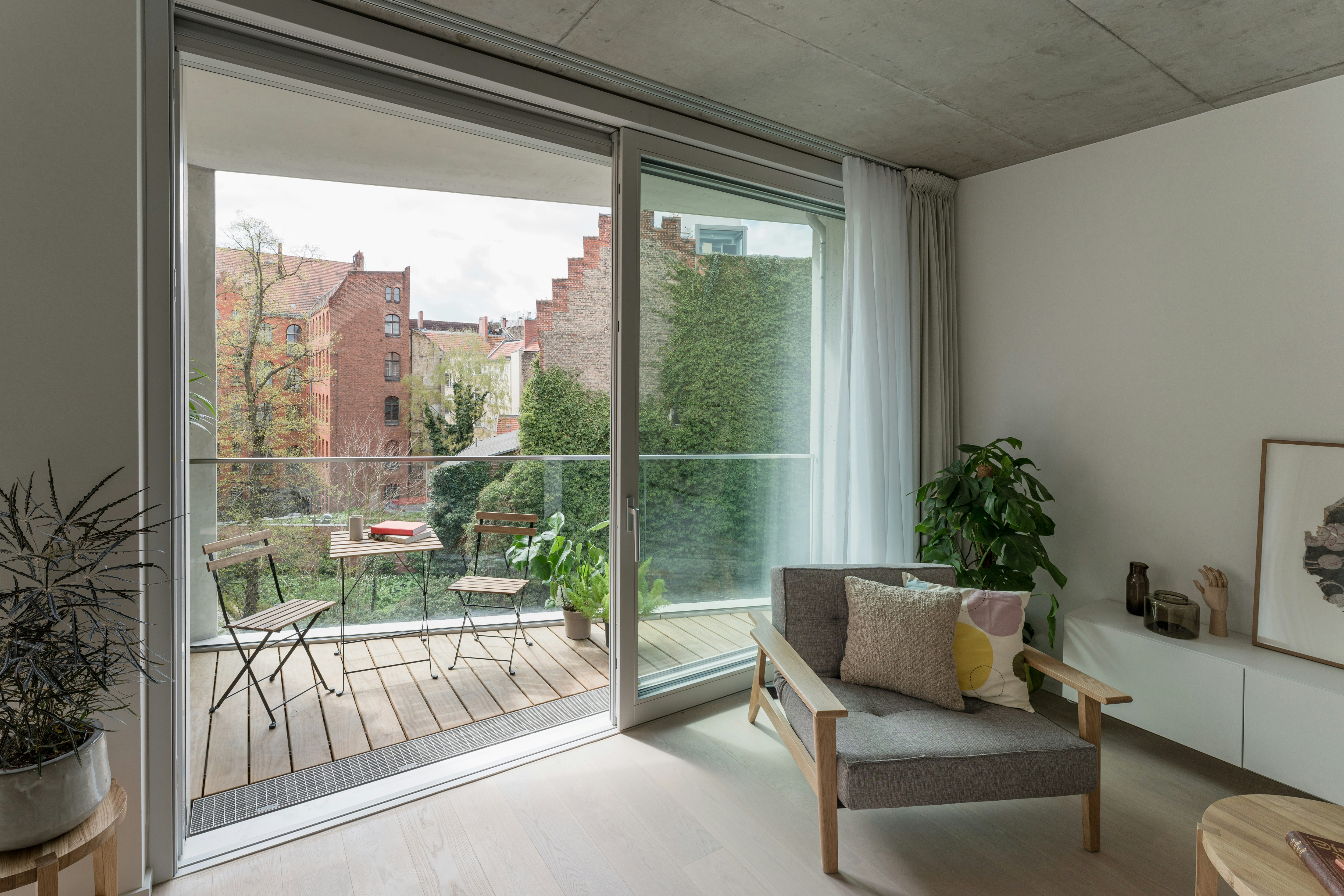 Carlotta Apartments 40/47