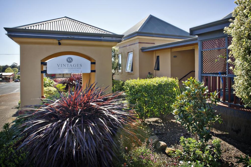 Vintages Accommodation 58/66