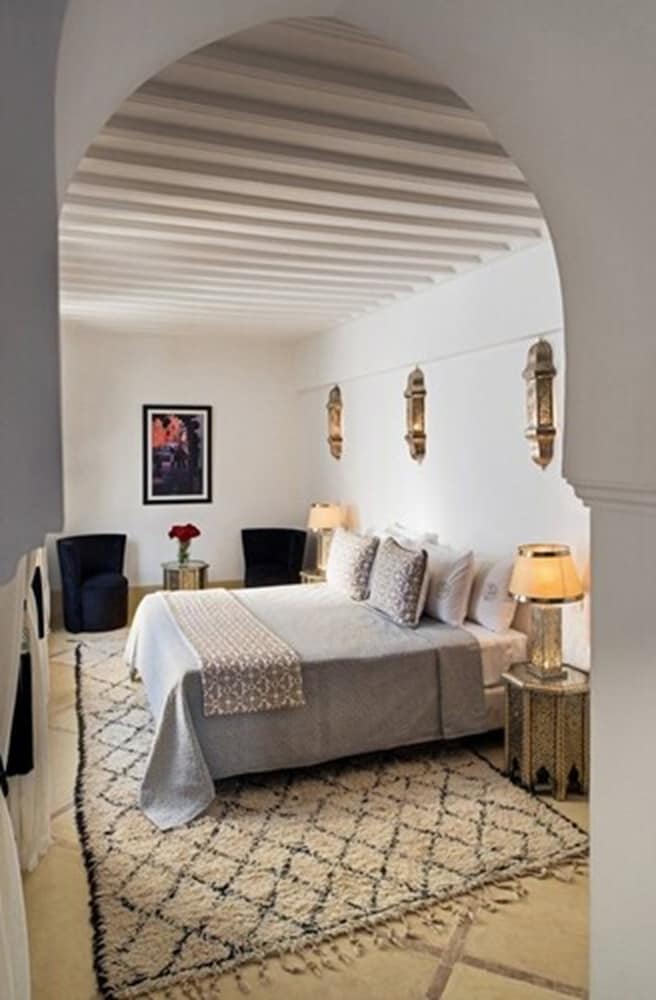 ALEXANDRA, DELUXE, DOUBLE OR TWIN BED