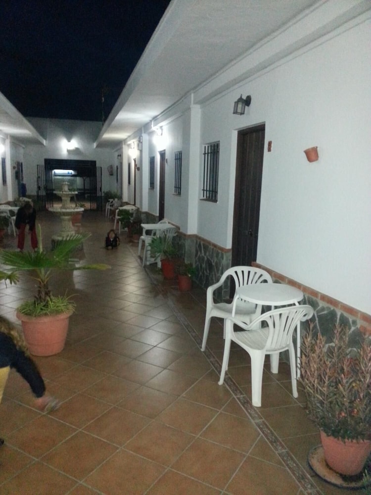 Hostal El Canario 18/36