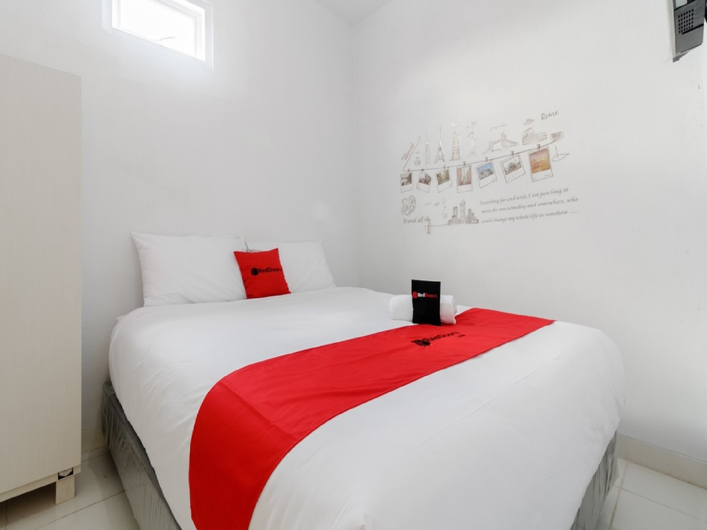 Reddoorz Plus Near Taman Rasuna Menteng 10/17